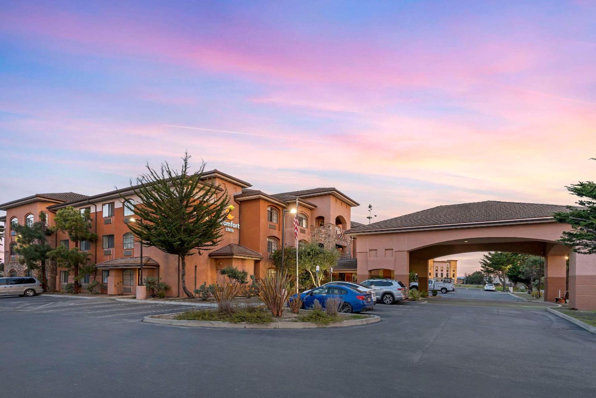 Comfort Inn Marina On The Monterey Bay Exteriör bild